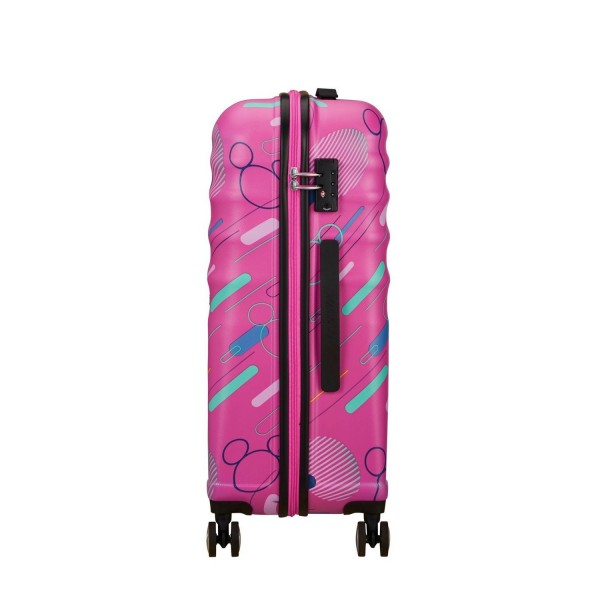 Maleta mediana Wavebreaker rígida con capacidad de 64 L.