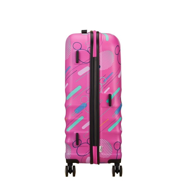 Maleta mediana Wavebreaker rígida con capacidad de 64 L.