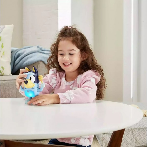 Bluey Figura ¡Muevete con Bluey! con Luz y Sonidos