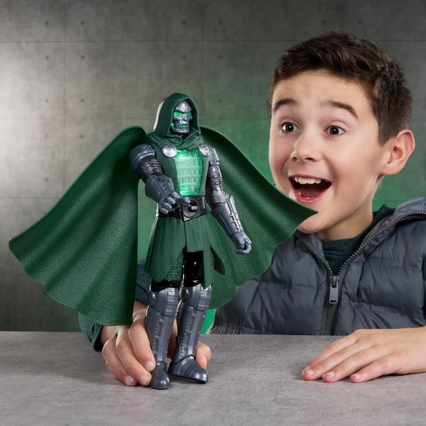 Figura Electrónica Doctor Doom Avengers Doomsday
