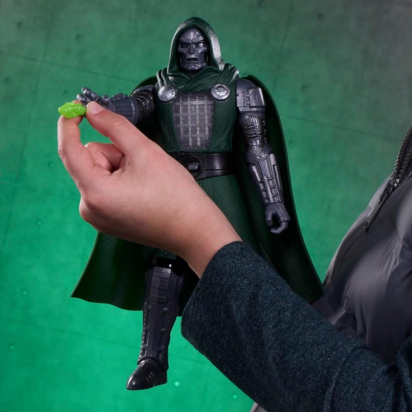 Figura Electrónica Doctor Doom Avengers Doomsday